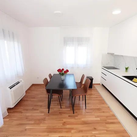 Dentalux 3 Apartmán *